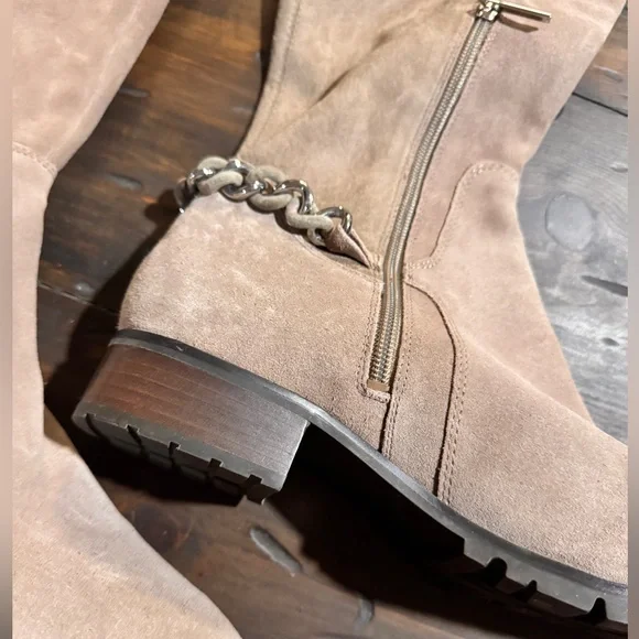 Karl Lagerfeld-Stylish Tan Over the Knee Leather Boots with Chain Accent - Picture 2 of 7